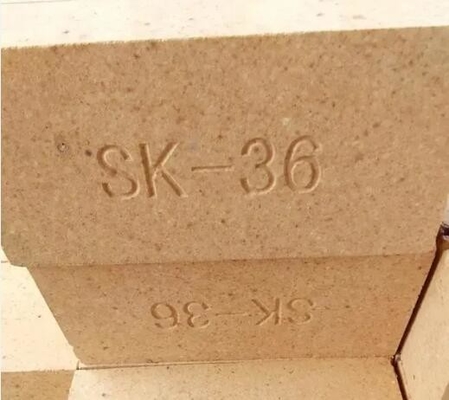 Özel Şekil Katı Tuğla 230x114x65mm Standart Boyutlu Ateş Tuğlaları Yüksek Sıcaklıklı Seramik Fırınlar İçin