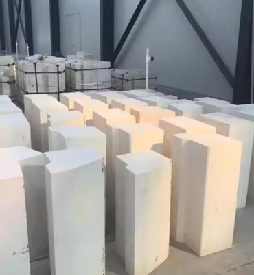 Yüksek Sıcaklık Kullanım Direnci % 95 Al2O3 Elektrik Yay Fırınları İçin Ateşli Beyaz Korundum Tuğla