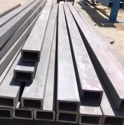 Yüksek sıcaklıklı silikon karbid kare borular RBSIC rulolar fırın mobilyaları Sisic Sic kirişi